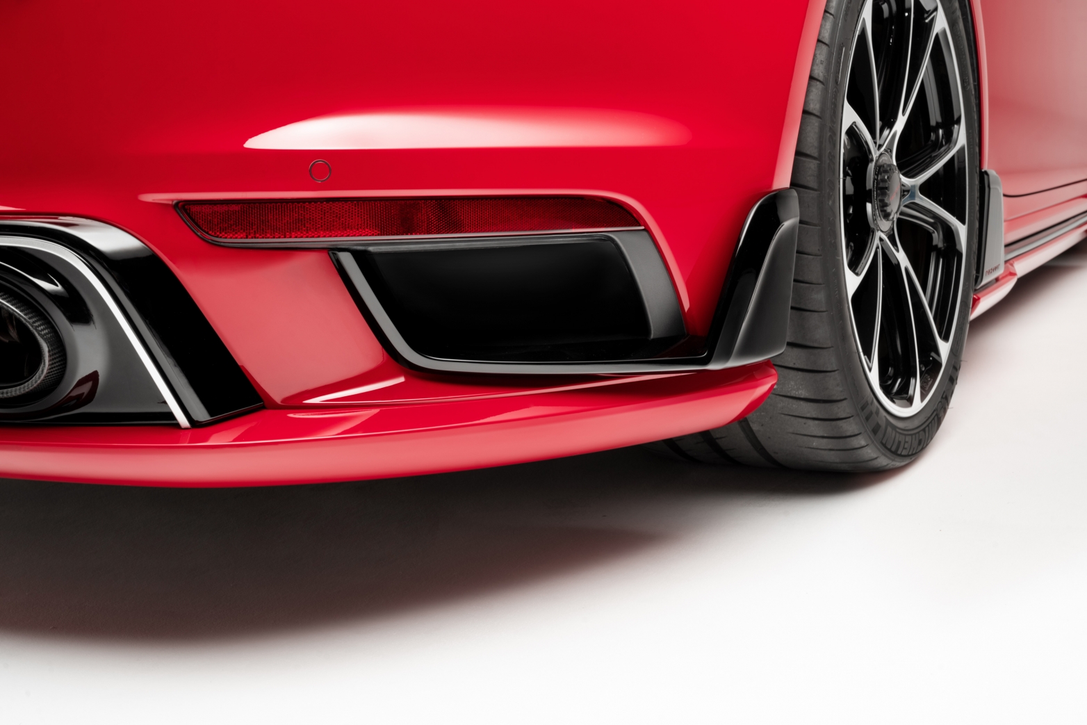 TA_092_Turbo_Detail_EXT_08-large-14--v.jpg
